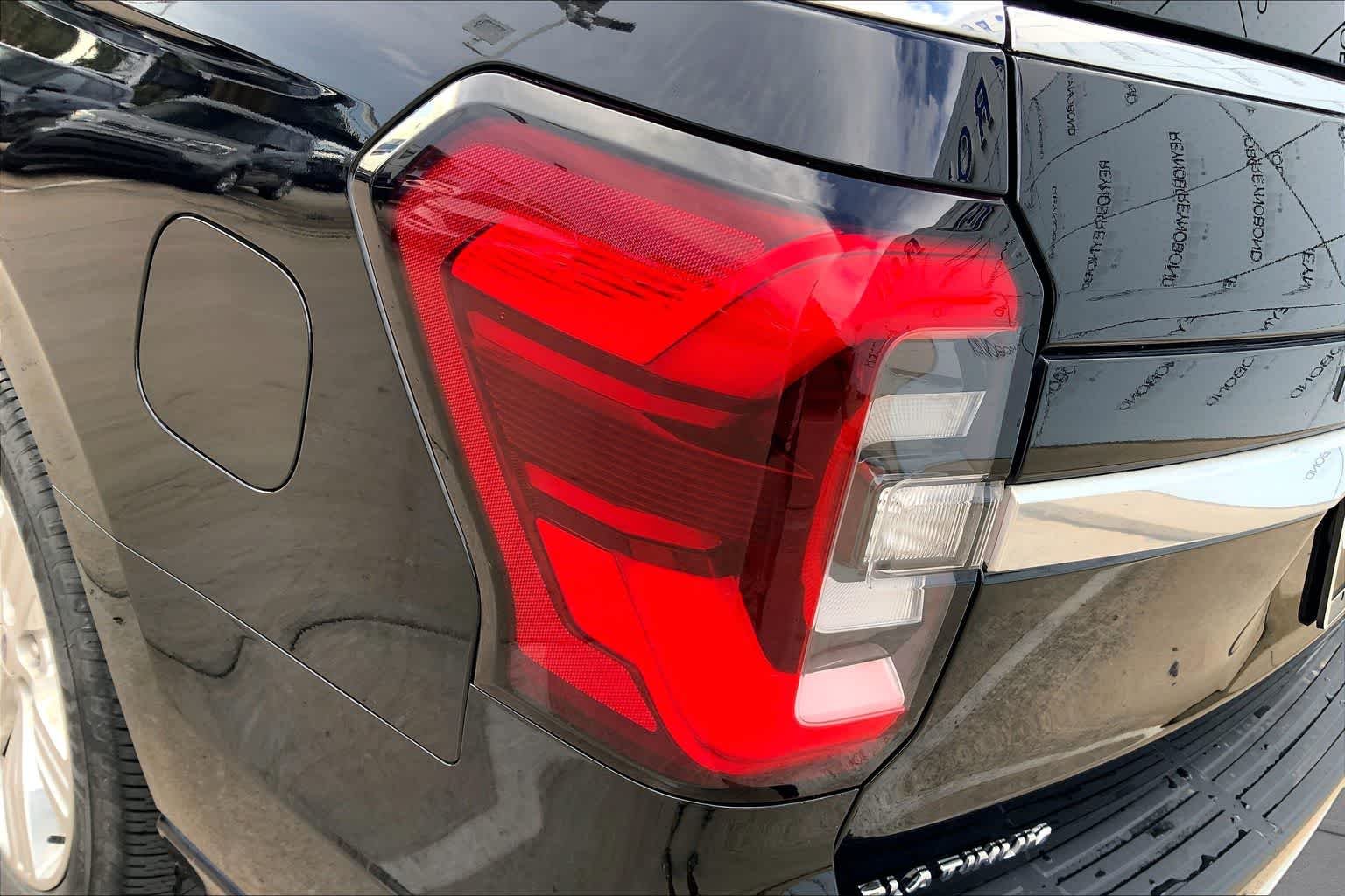 Used 2023 Agate Black Ford Platinum image 29