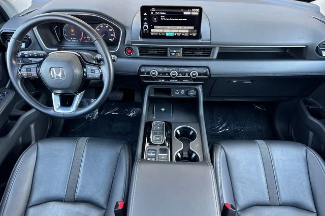 Certified Used 2025 Platinum White Pearl Honda Touring image 17