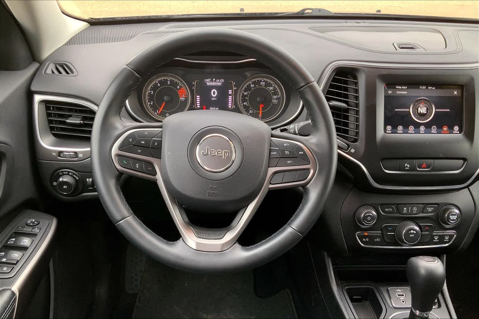 Used 2019 Diamond Black Crystal Pearlcoat Jeep Latitude Plus image 6