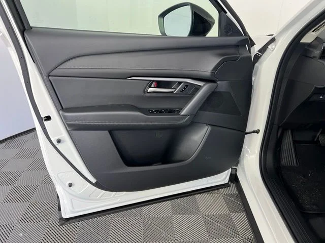 New 2026 Rhodium White Metallic Mazda 2.5 S AWD image 15