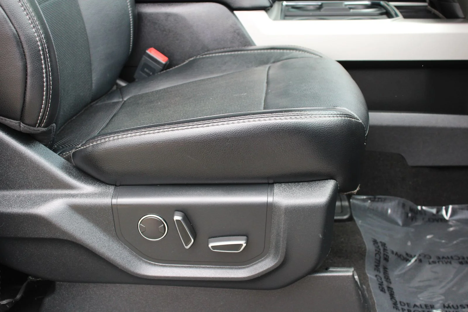 Used 2019 Silver Ford Lariat image 36
