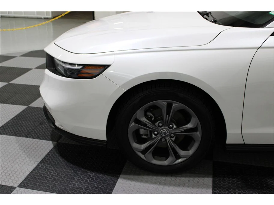 Used 2024 White Honda EX image 9