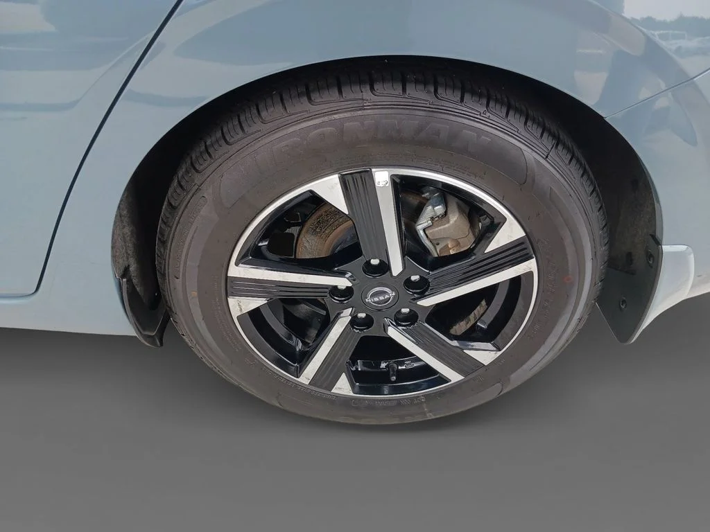 Used 2025 Gray Nissan SV image 8