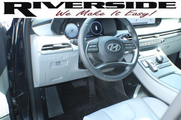 Used 2025 Moonlight Cloud Hyundai SEL Premium 7P image 8