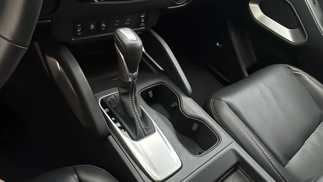 Used 2024 White Nissan SL image 31