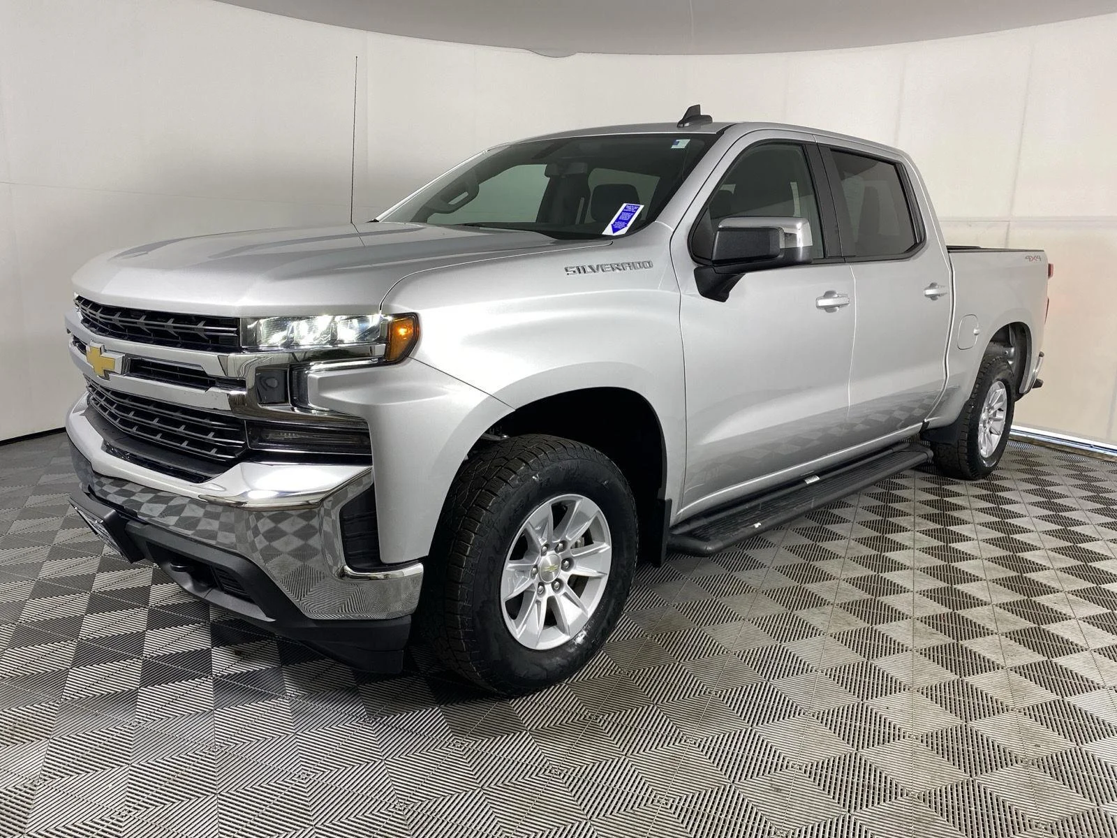 Used 2021 Silver Ice Metallic Chevrolet LT image 12