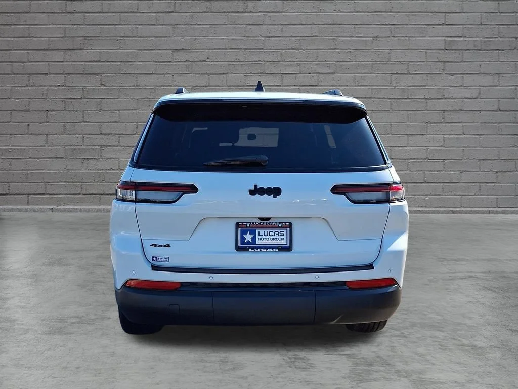 Used 2024 Bright White Clearcoat Jeep Altitude image 10