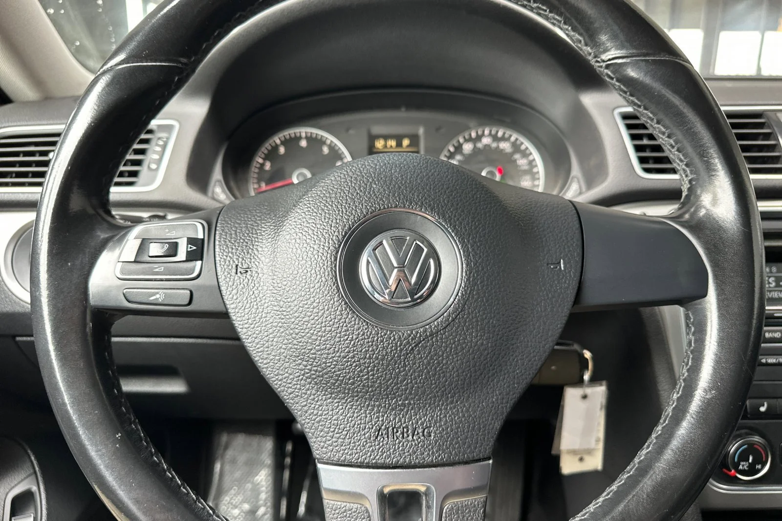Used 2015 Silver Volkswagen  image 20