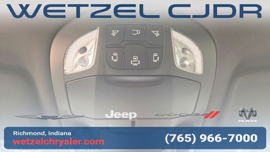 New 2027 Red Hot Pearl-Coat Exterior Paint Chrysler Limited image 25