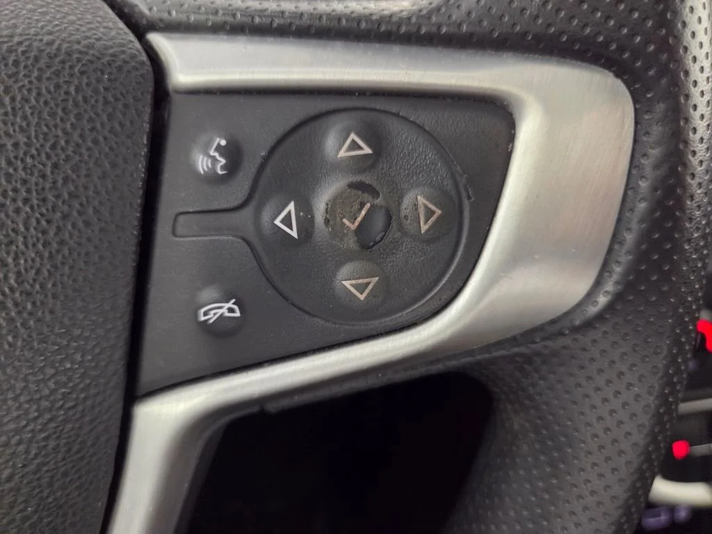 Used 2022 Summit White GMC SLE image 15