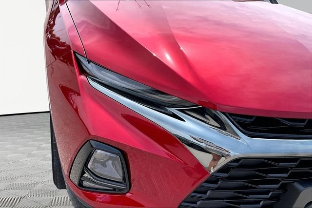Used 2022 Red Chevrolet RS image 31