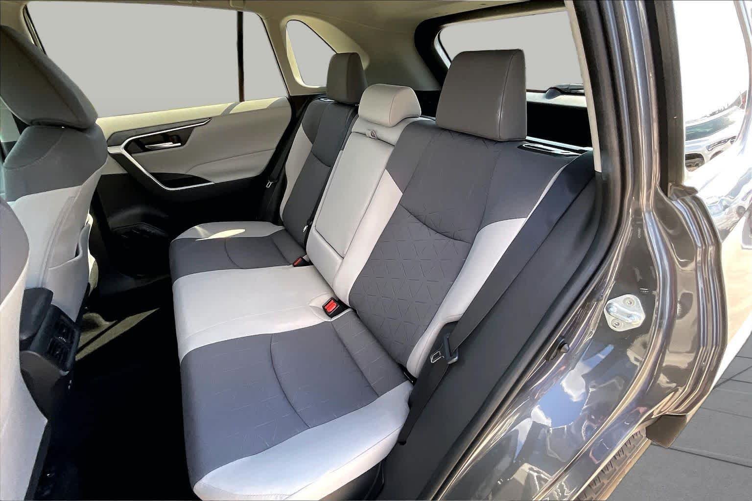 2023 Toyota RAV4 XLE - Photo 21