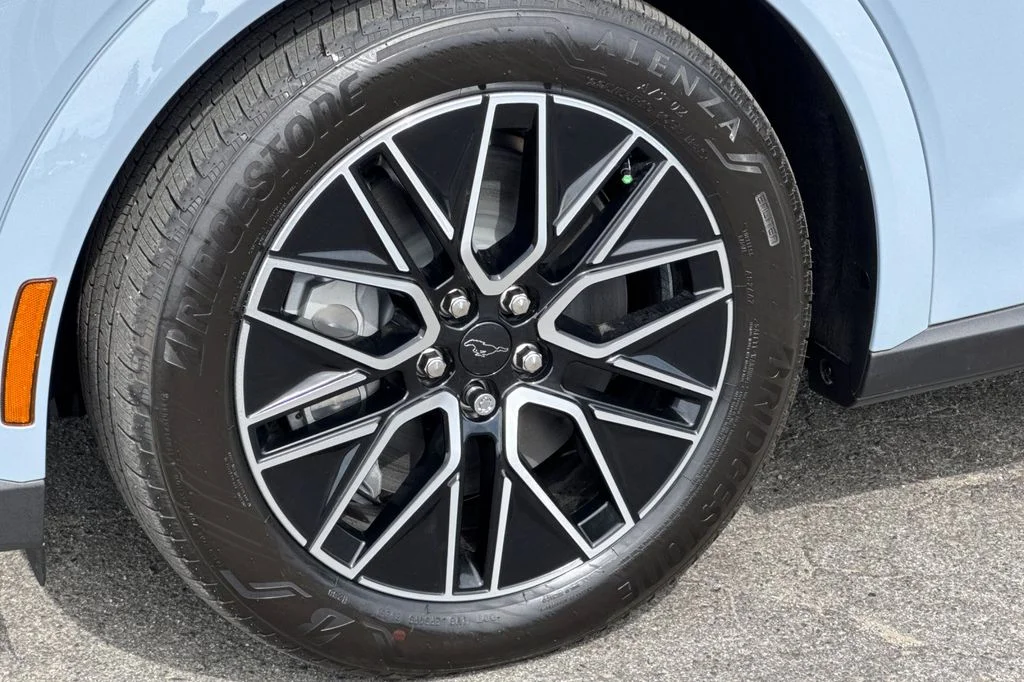 New 2026 Gray Metallic Ford Premium image 26