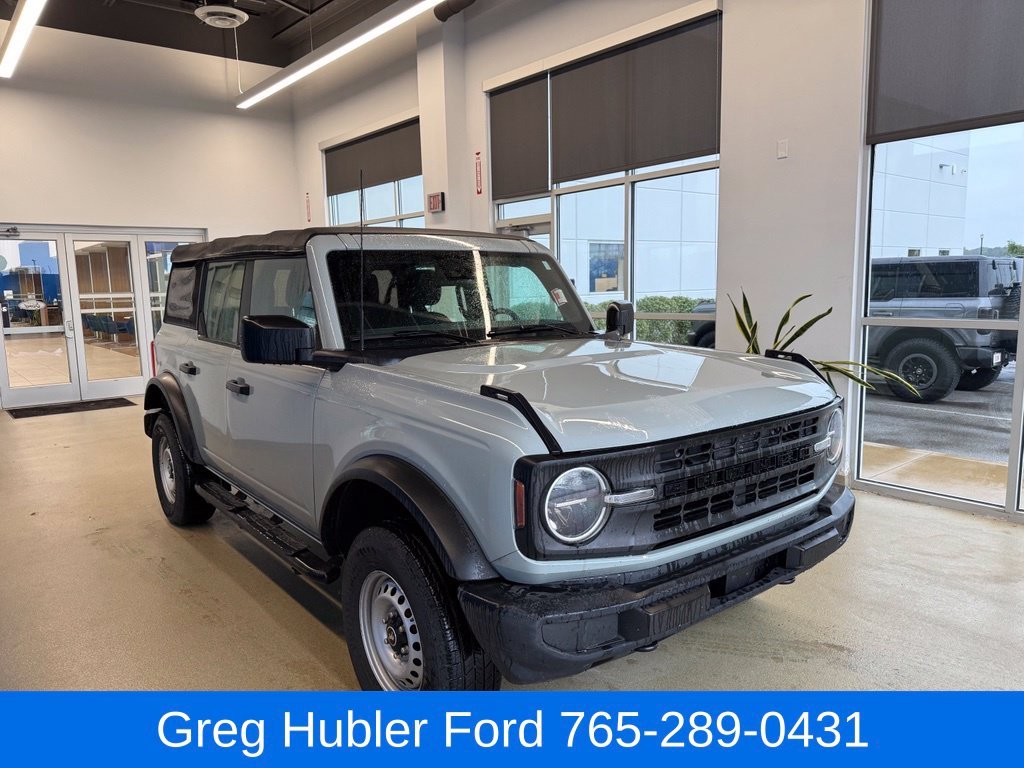 Used 2022 Green Ford Base image 1