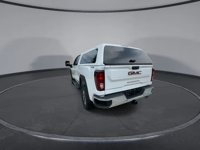 Used 2024 White GMC SLE image 6
