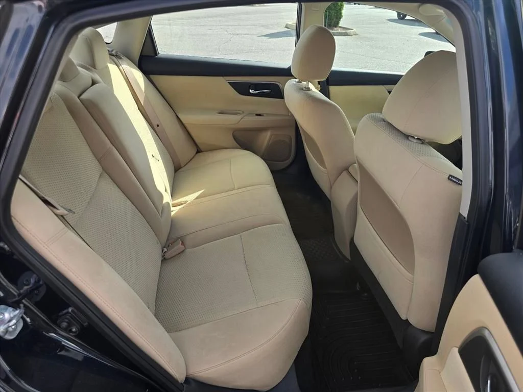 Used 2015 Blue Nissan 2.5 S image 13