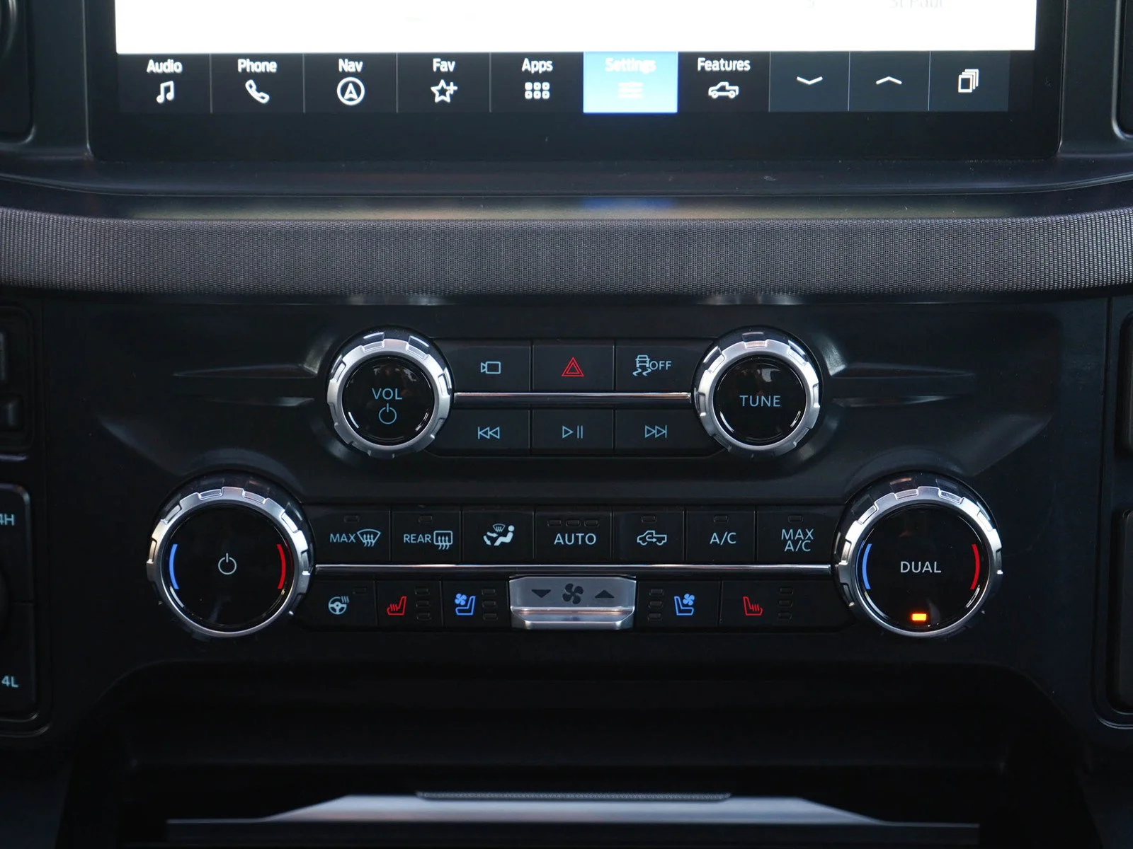Used 2026 Agate Black Metallic Ford Platinum image 19