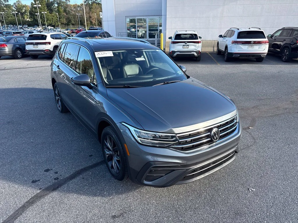 Certified Used 2024 Platinum Gray Metallic Volkswagen 2.0T SE image 3