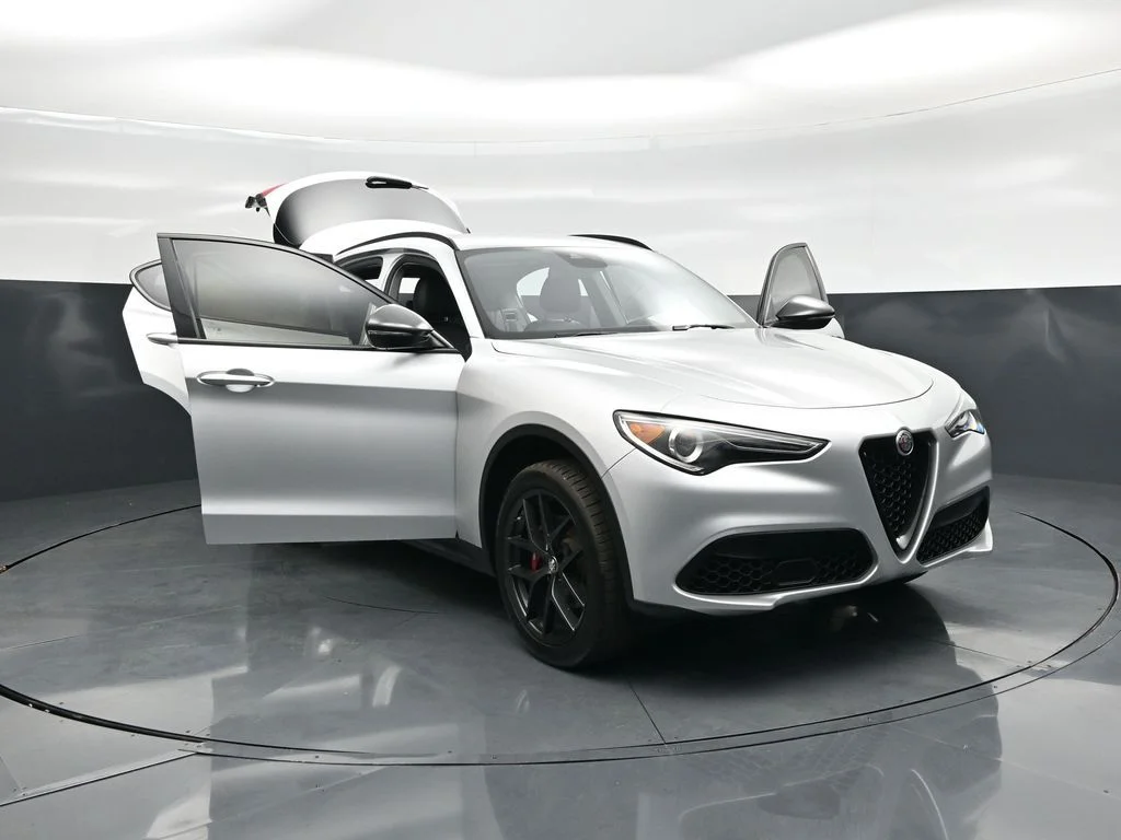 Used 2020 Gray Alfa Romeo Base image 29