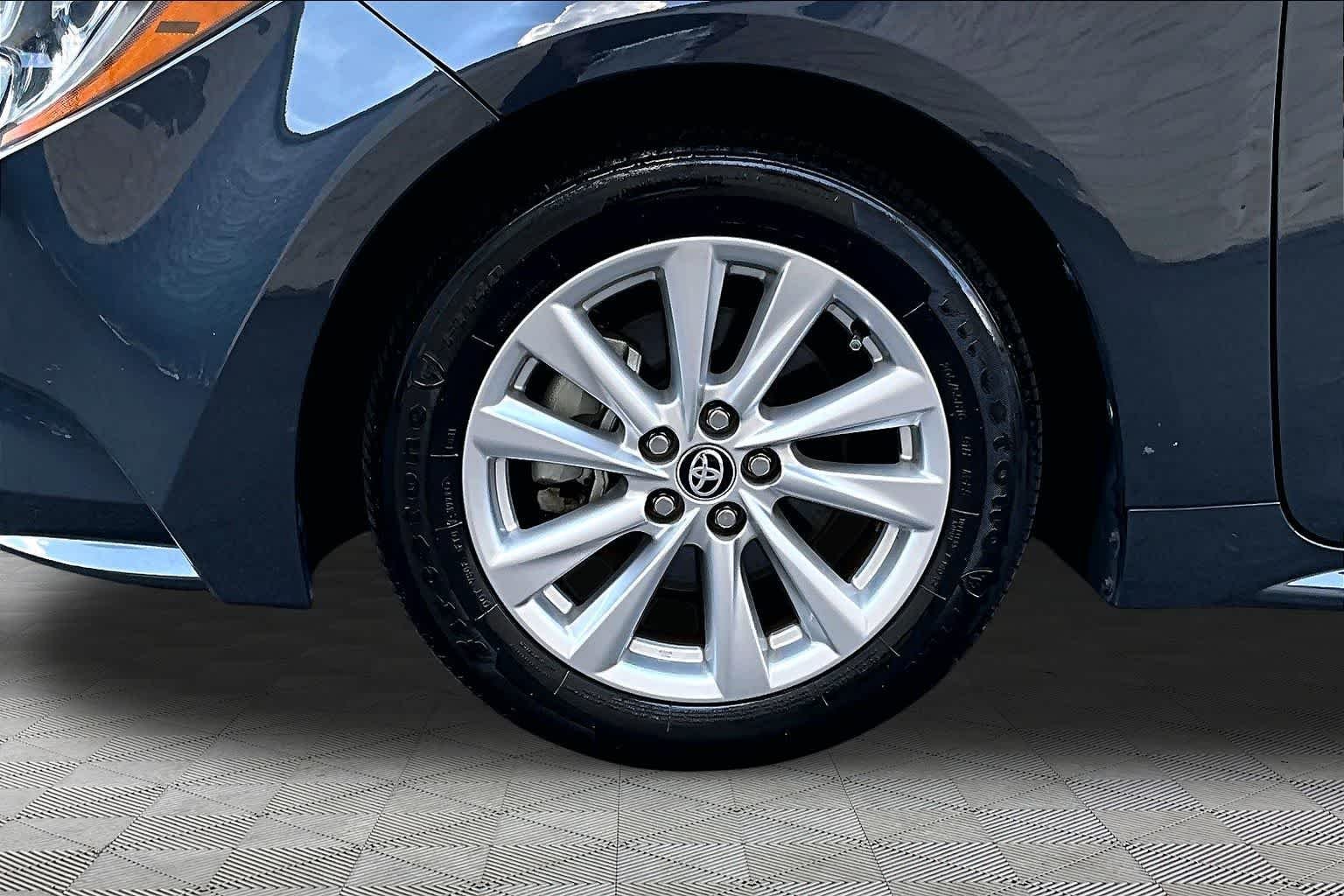 Used 2023 Underground Toyota LE image 11
