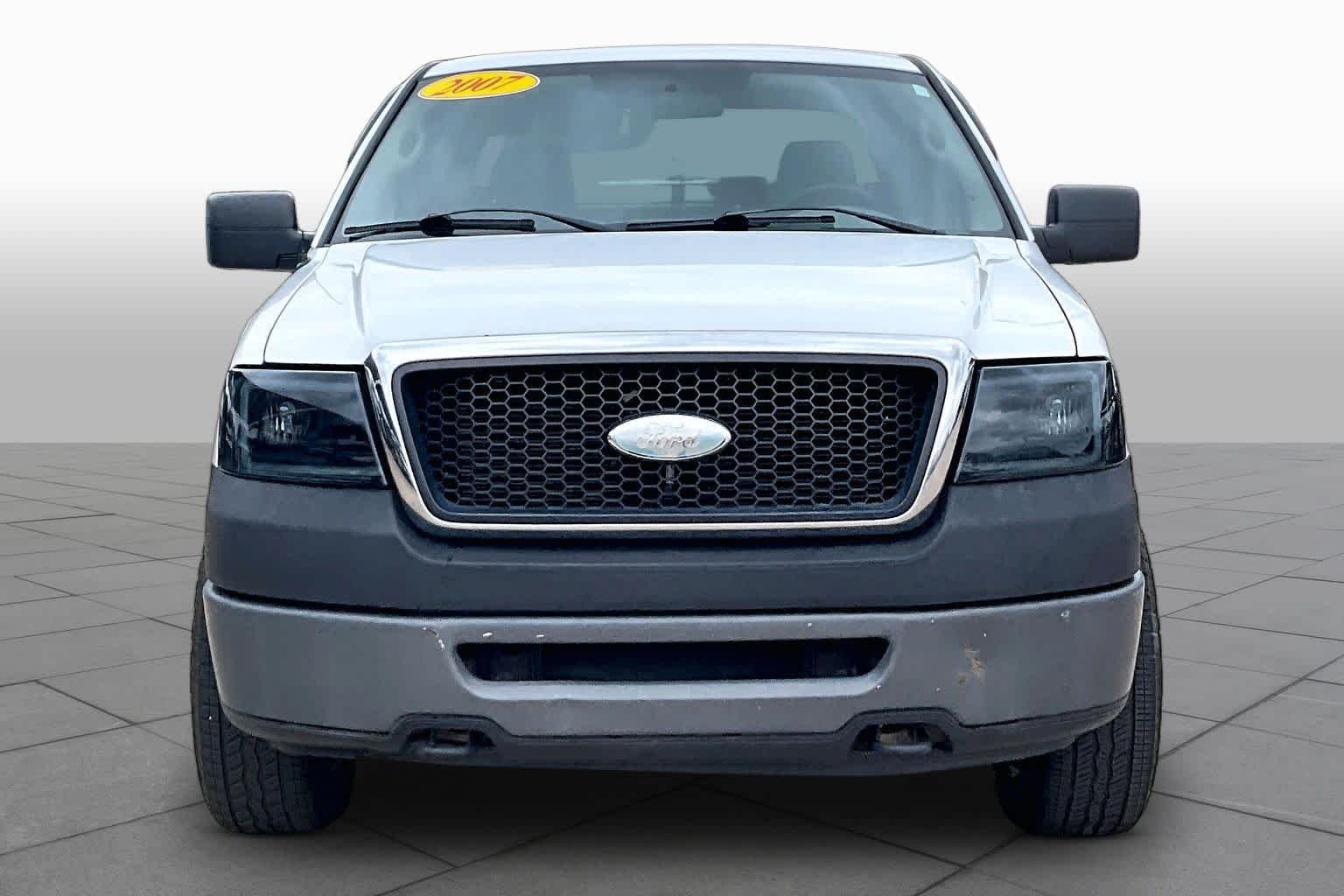 Used 2007 White Sand Tri-Coat Metallic Ford XLT image 3