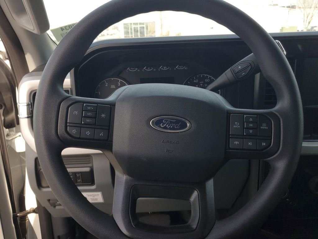 New 2025 Oxford White Ford F-550® XL image 11
