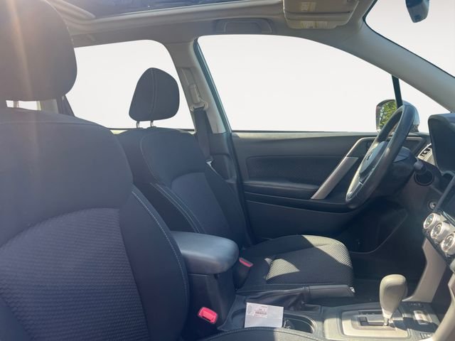 Used 2018 Ice Silver Metallic Subaru 2.5i Premium image 15