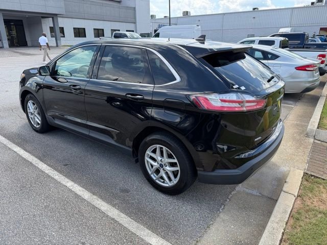 Used 2022 Black Ford SEL image 3