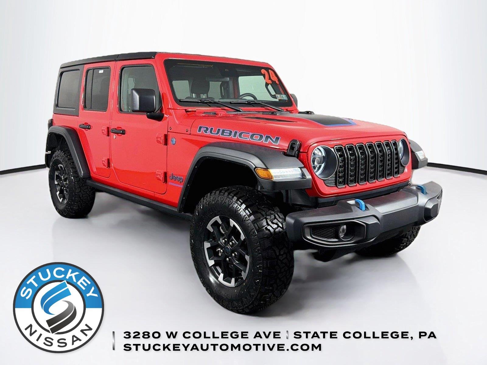 Used 2024 Firecracker Red Clearcoat Jeep Rubicon image 1