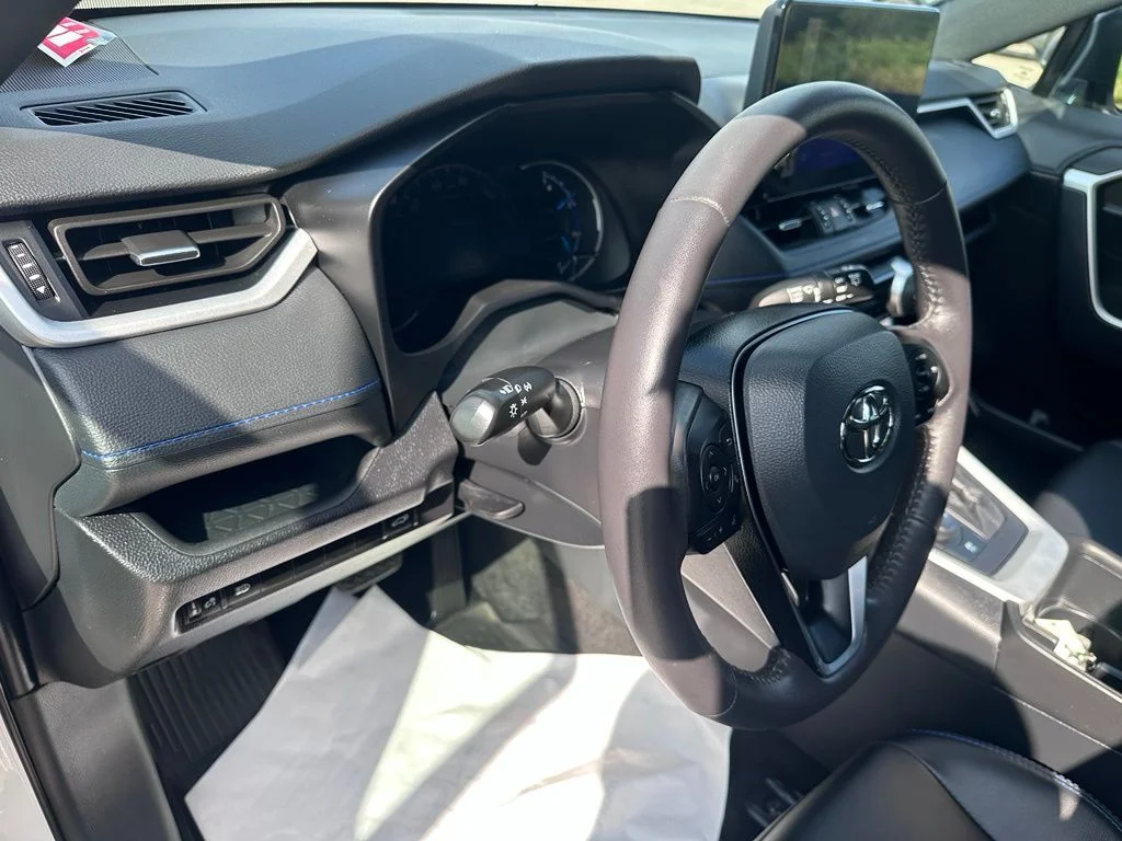 2024 Toyota RAV4 XSE - Photo 16
