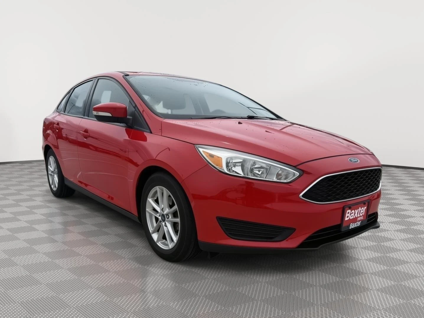 Used 2016 Race Red Ford SE image 1