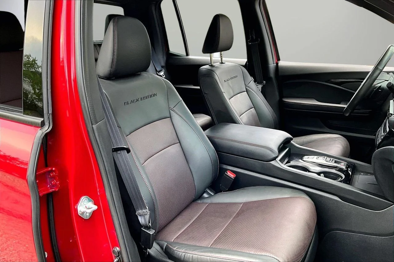 Used 2025  Honda Black Edition image 23
