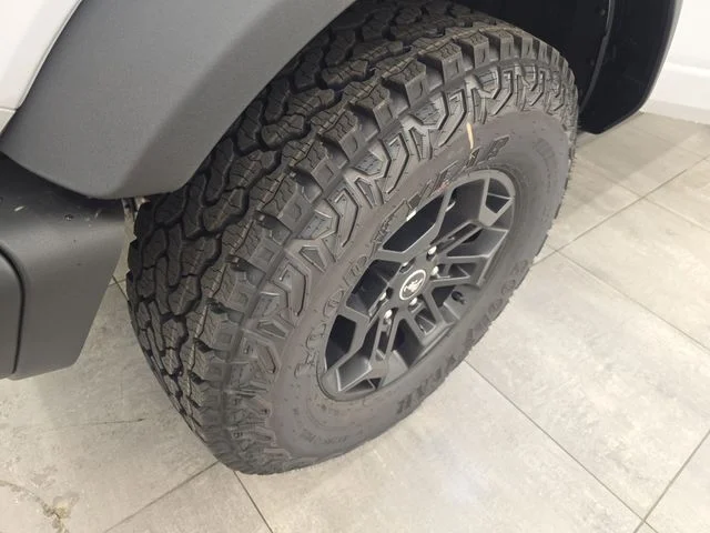 New 2026 Oxford White Ford Badlands® image 43