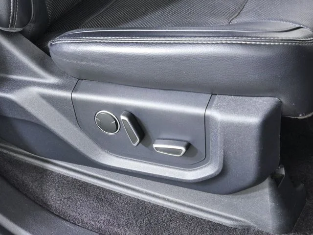 Used 2016 Blue Ford Lariat image 12