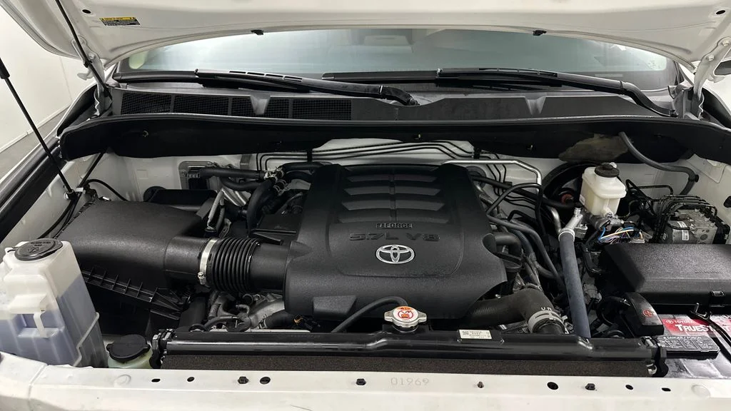 Used 2020 White Toyota Platinum image 11