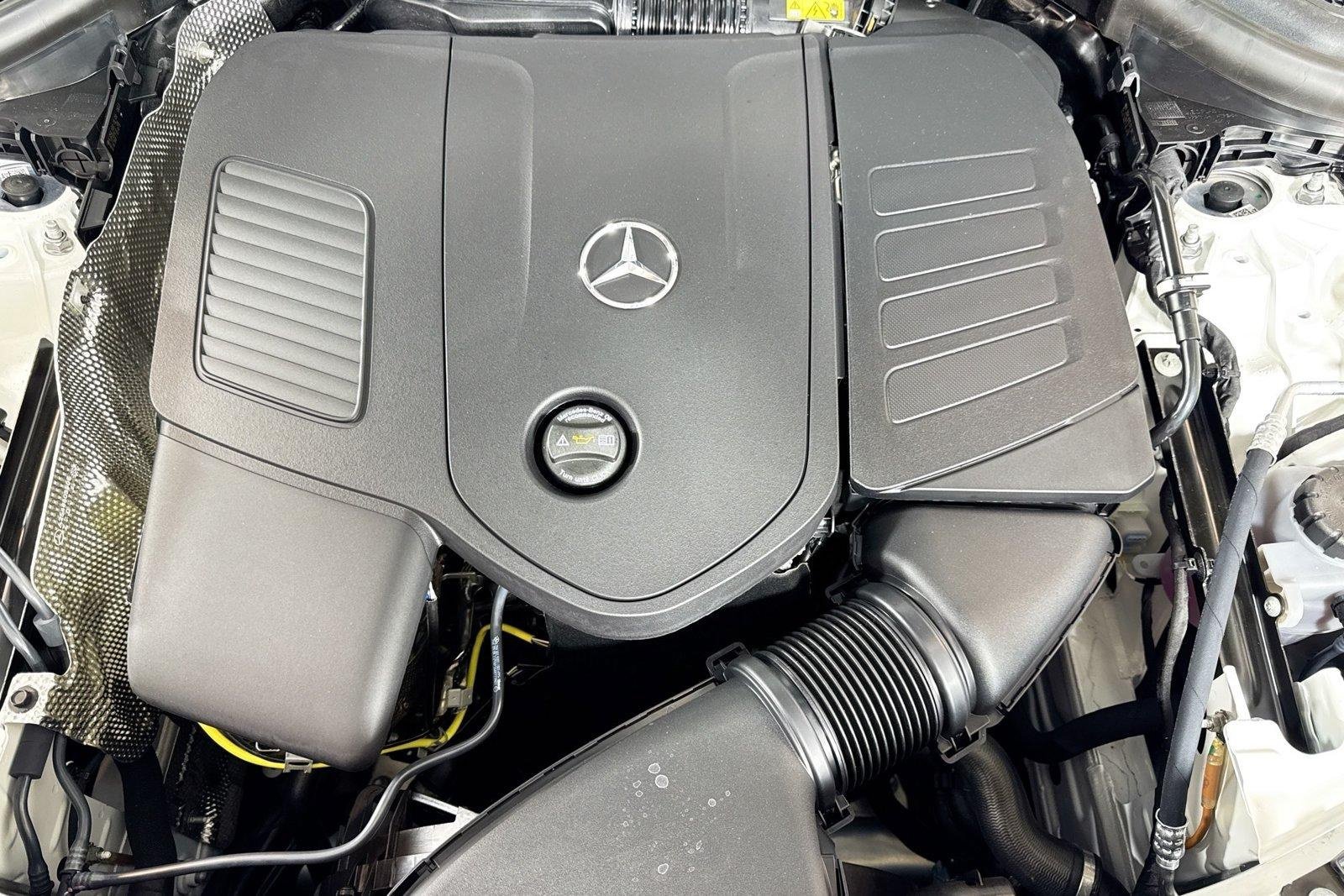 New 2026 Polar White Mercedes-Benz GLC 300 image 28
