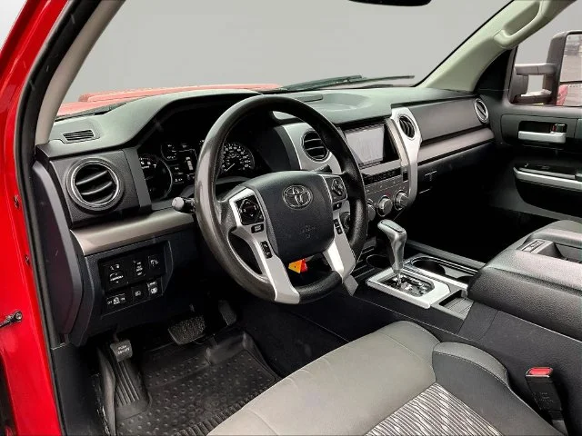 Used 2018 Red Toyota SR5 image 20