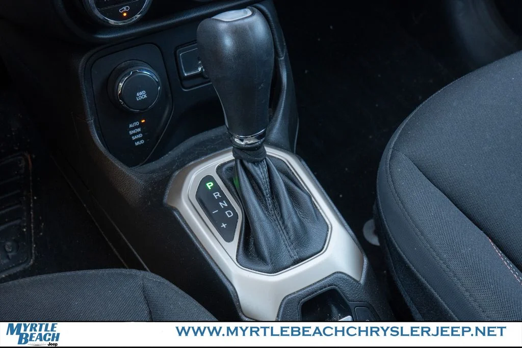 Used 2016 Granite Crystal Metallic Clearcoat Jeep Latitude image 24