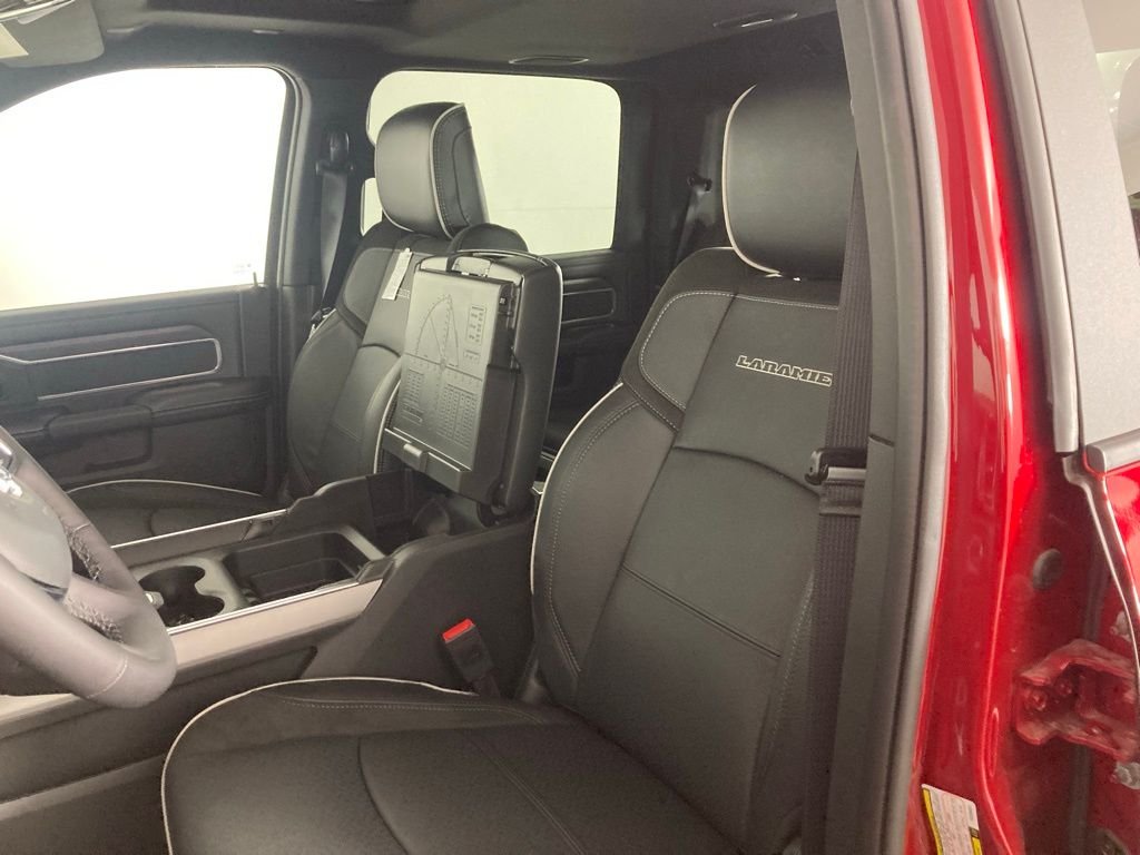 New 2026 Molten Red Pearl-Coat Exterior Paint RAM Laramie image 11