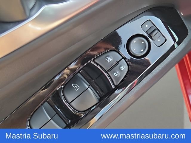 Used 2024 Scarlet Nissan 2.5 SR image 19