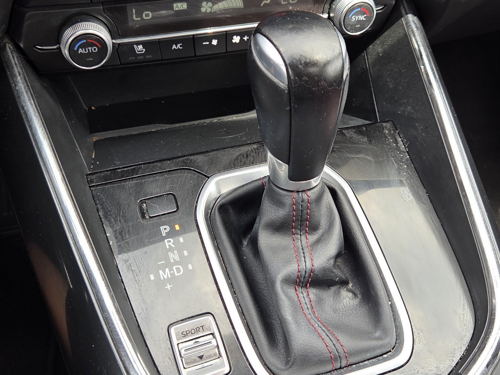 Used 2022 Polymetal Gray Metallic Mazda Carbon Edition image 18