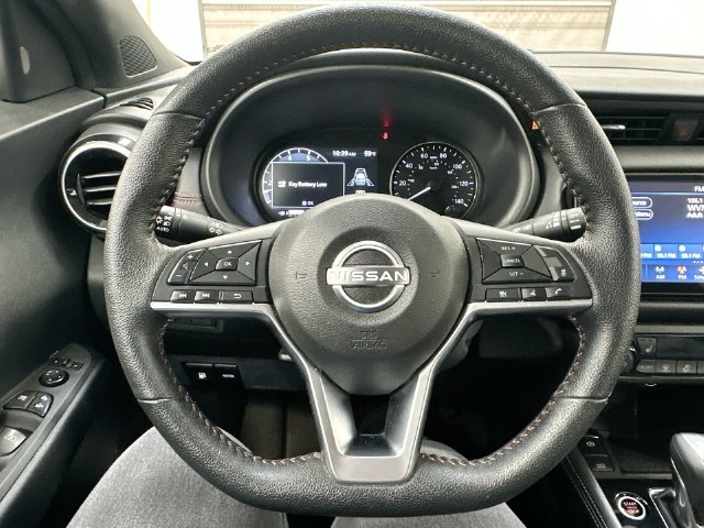 Used 2022 White Nissan SR image 12