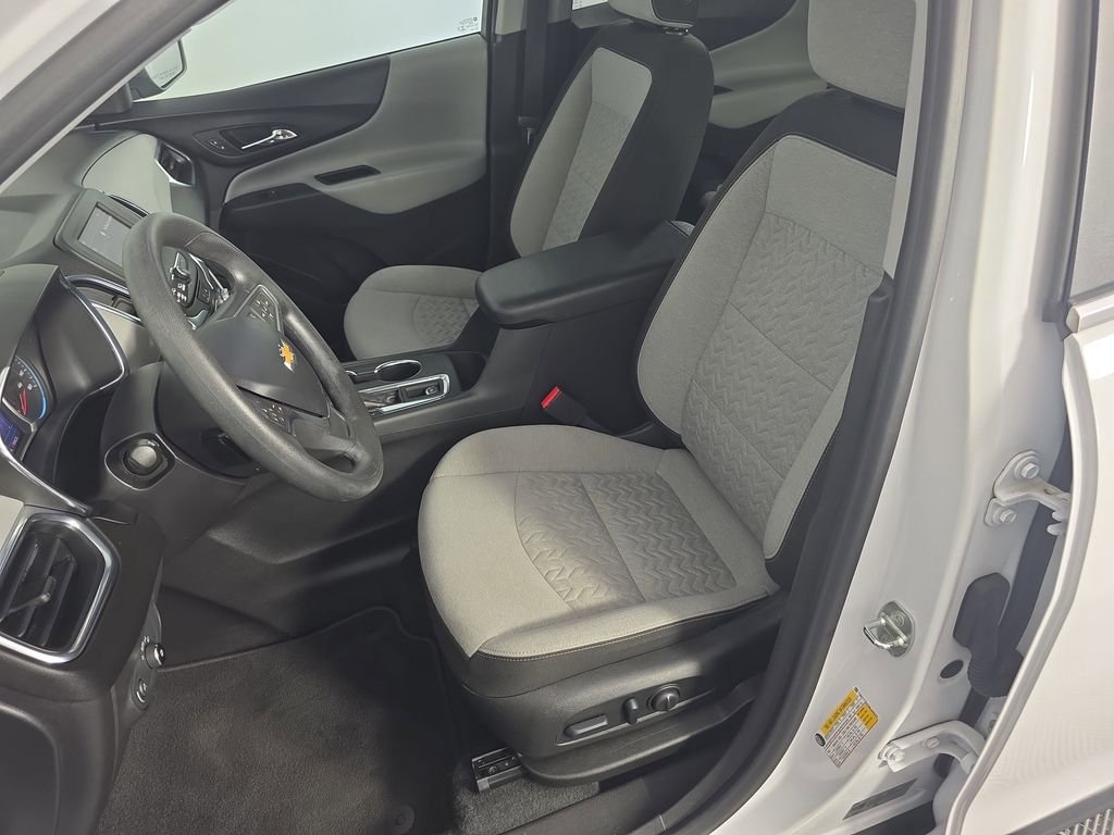 Used 2022 White Chevrolet LT image 12