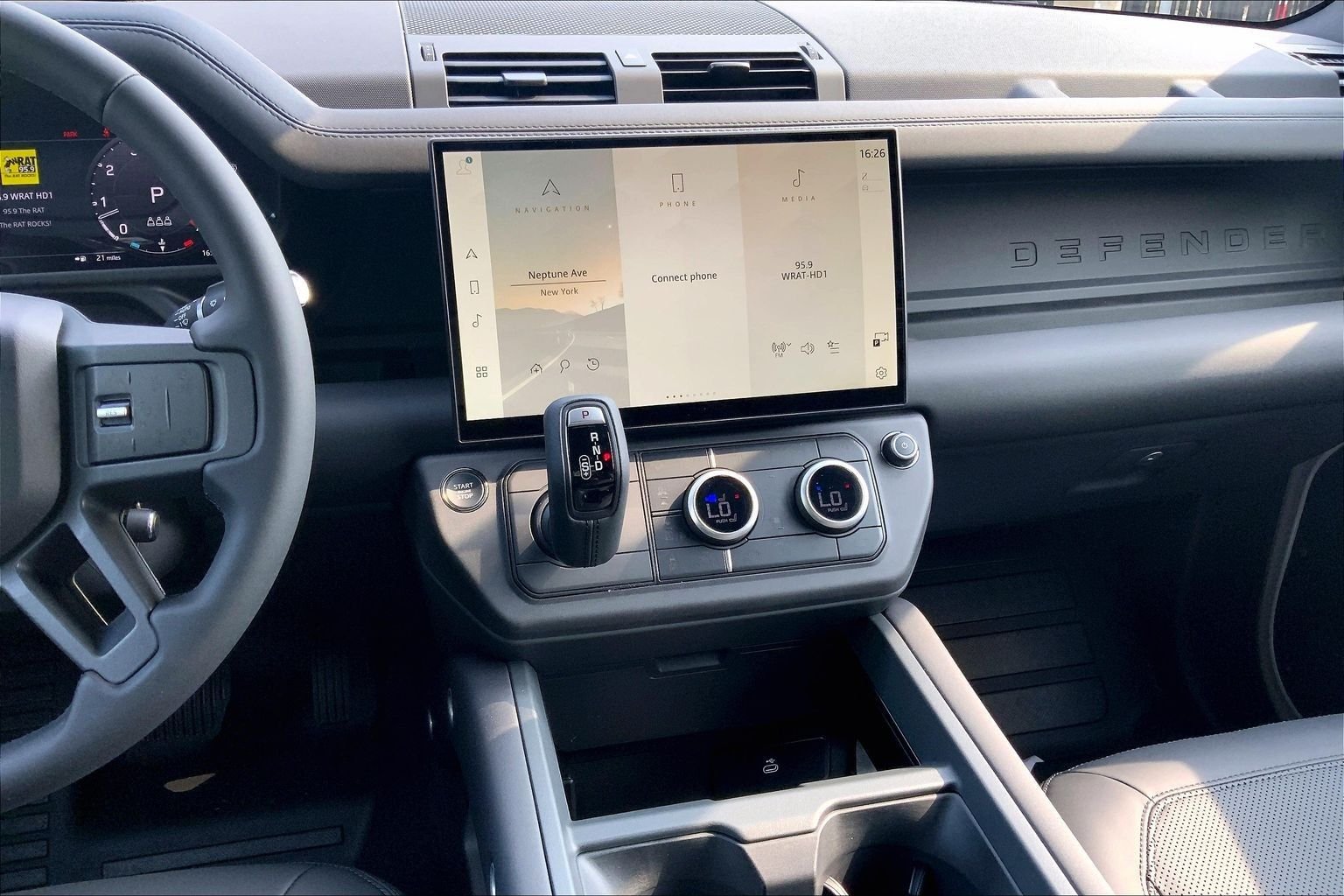 New 2026 Fuji White Land Rover X-Dynamic SE image 6