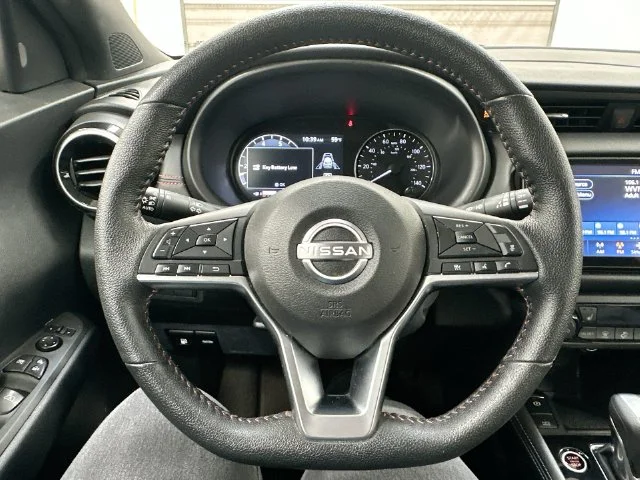 Used 2022 White Nissan SR image 12