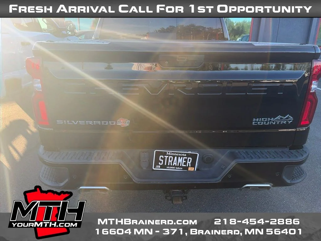 Used 2019 Black Chevrolet High Country image 4