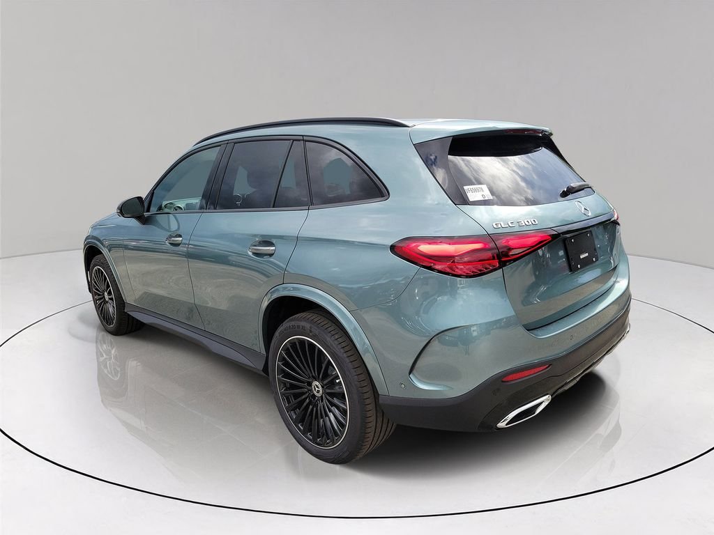 New 2027 Verde Silver Metallic Mercedes-Benz GLC 300 image 4