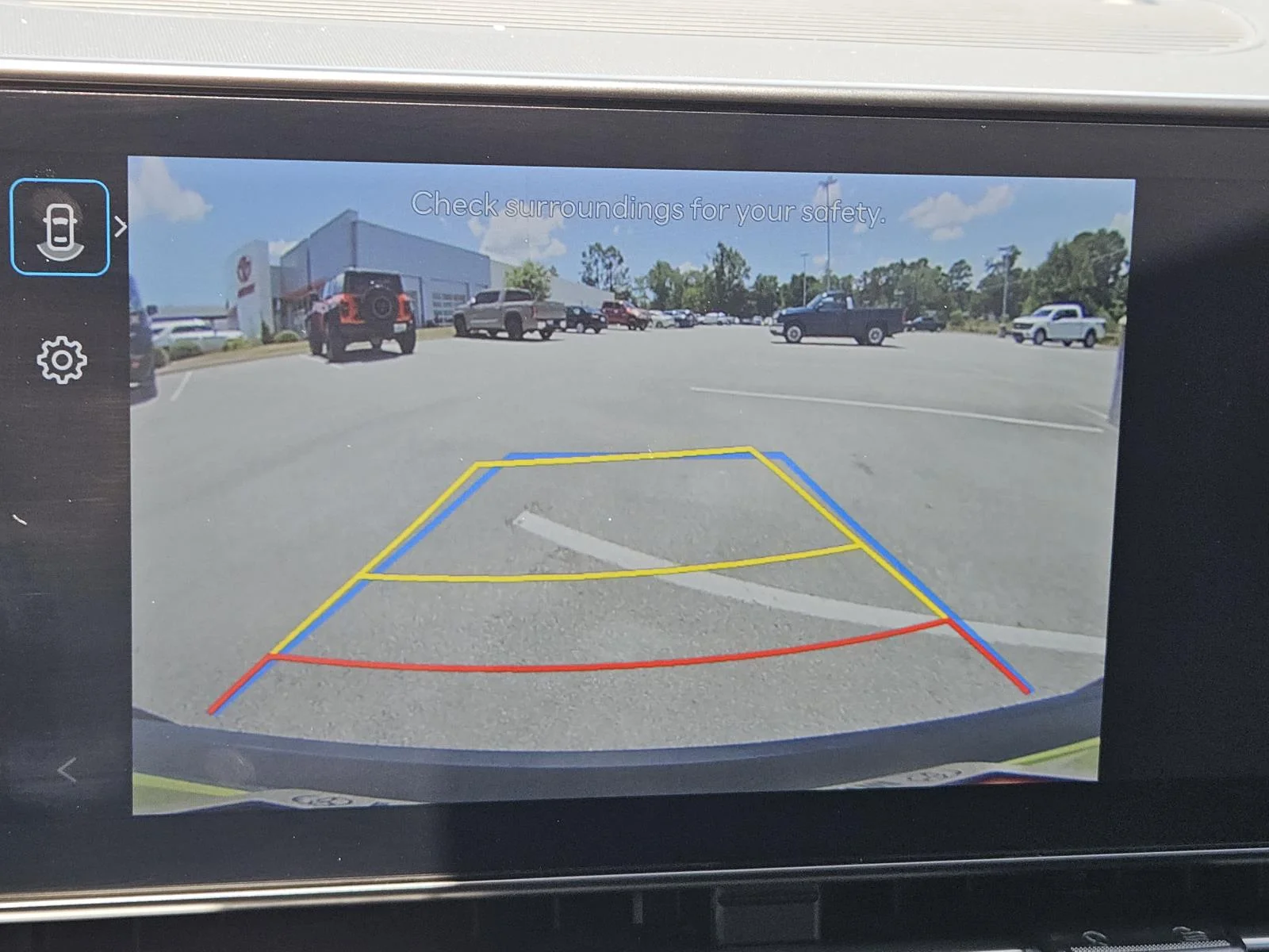 Used 2024 Neoteric Yellow Hyundai SEL FWD image 13