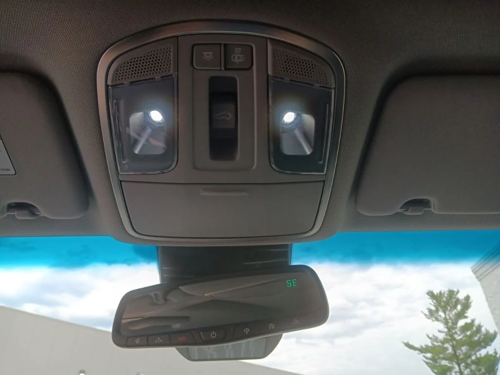 Used 2018 Molten Silver Hyundai Limited image 27