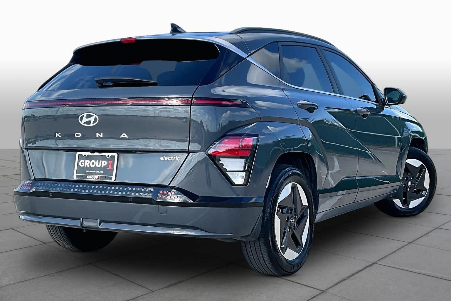 Used 2024 Ecotronic Gray Pearl Hyundai Limited image 11